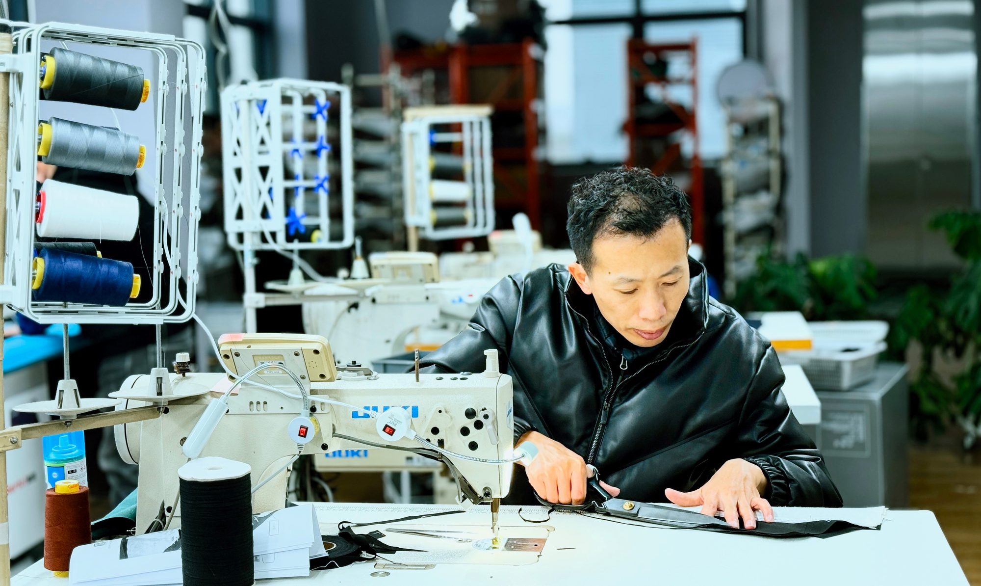 AI Measurement in a Tailor Shop: What the Fitter Still Does