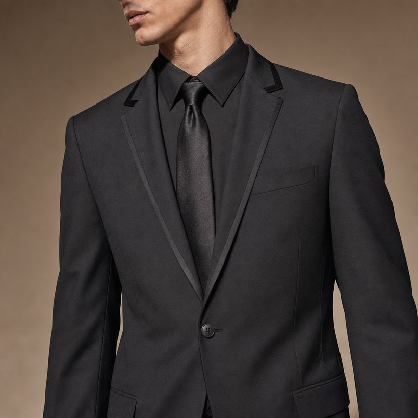Charcoal Single-Button Slim Long Topcoat — lapel and collar detail